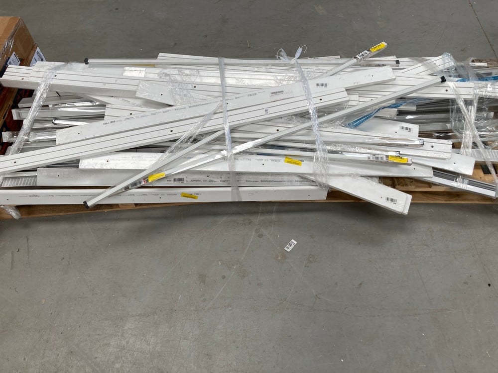 PALLET CONTAINING A VARIETY OF ITEMS, INCLUDING A 