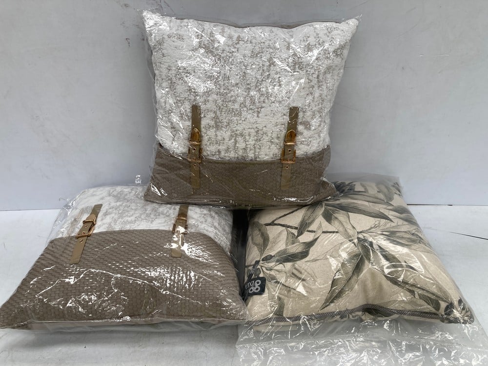 3 X CUSHIONS INCLUDED: HOME ESPRIT WHITE CUSHION 4