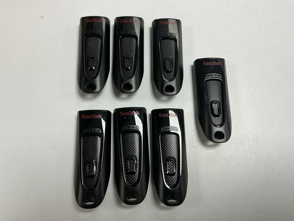 7 X SANDISK ULTRA USB 3.0 64 GB (ORIGINAL RRP: €11