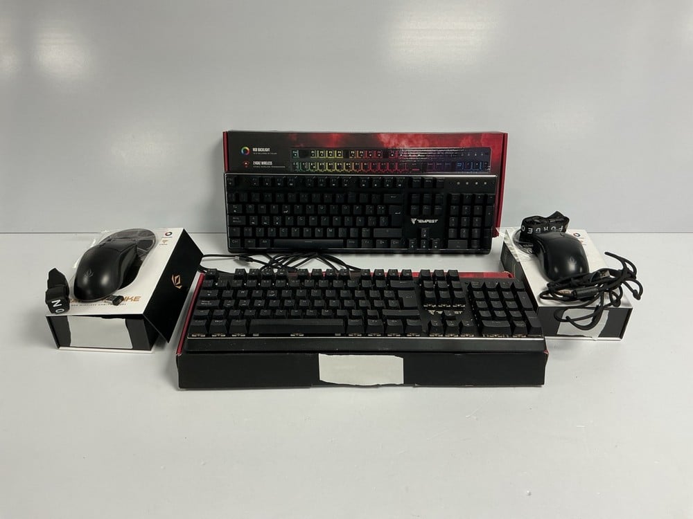 4 X ASSORTED TECHNOLOGY ITEMS, INCLUDING A WIRELES
