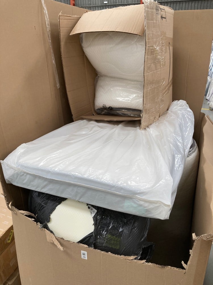 PALLET CONTAINING A VARIETY OF MATTRESSES, INCLUDI
