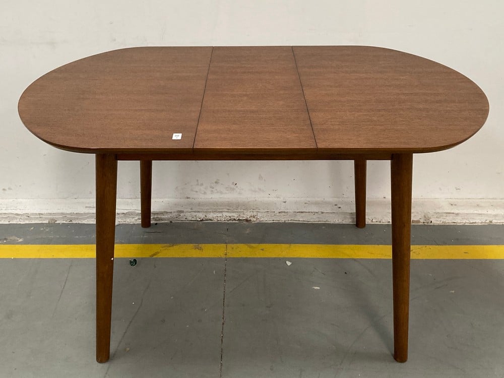 SWEEEK MODO LISA EXTENDABLE OVAL WOODEN DINING TAB