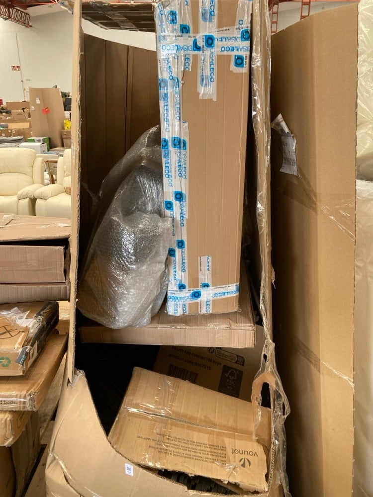 PALLET CONTAINING A VARIETY OF ITEMS, INCLUDING PA