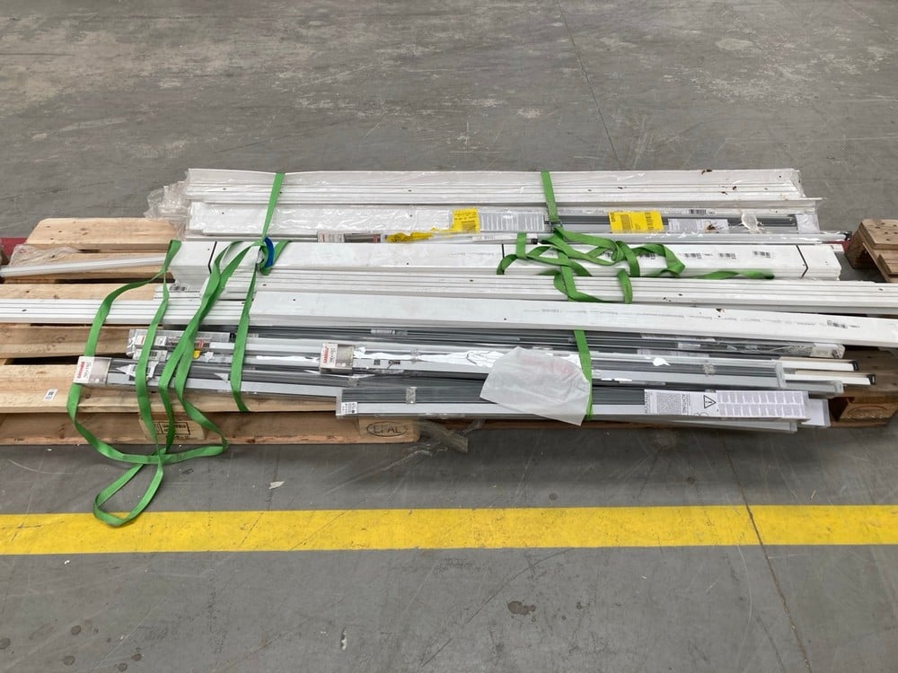 PALLET CONTAINING A VARIETY OF ITEMS, INCLUDING A 