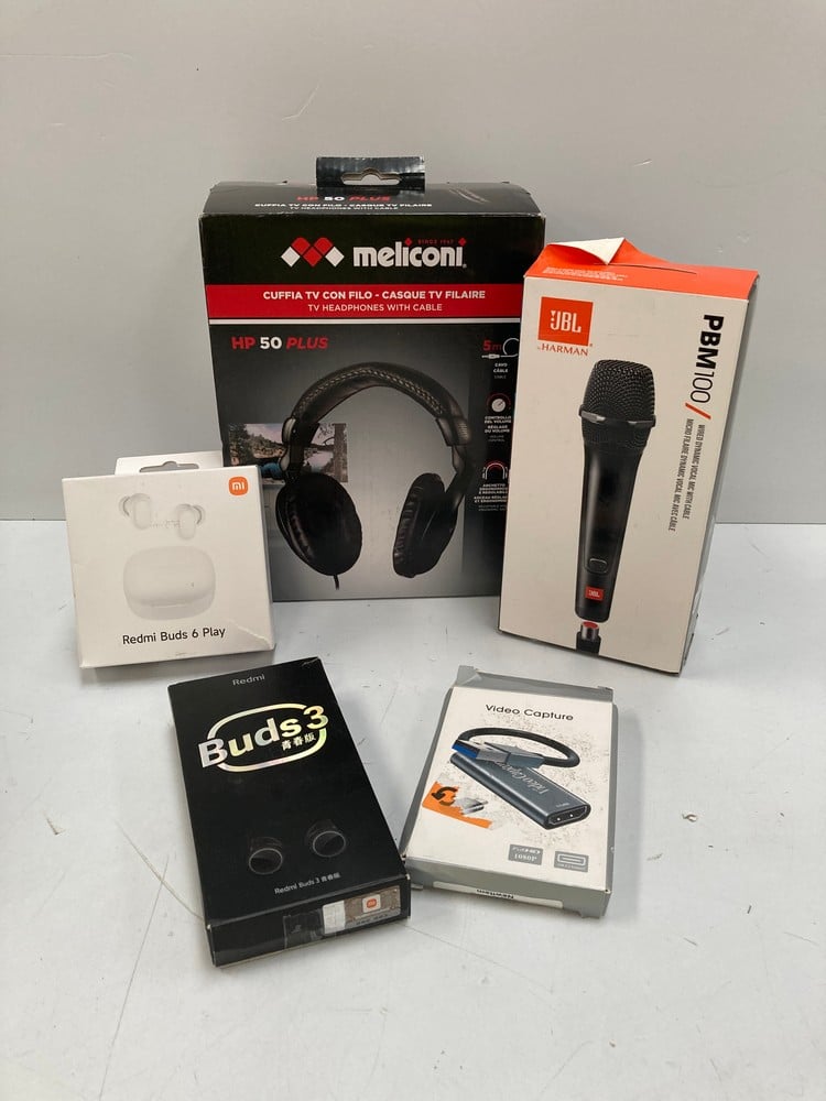 5 X TECHNOLOGY ITEMS – VARIOUS BRANDS AND MODELS, 