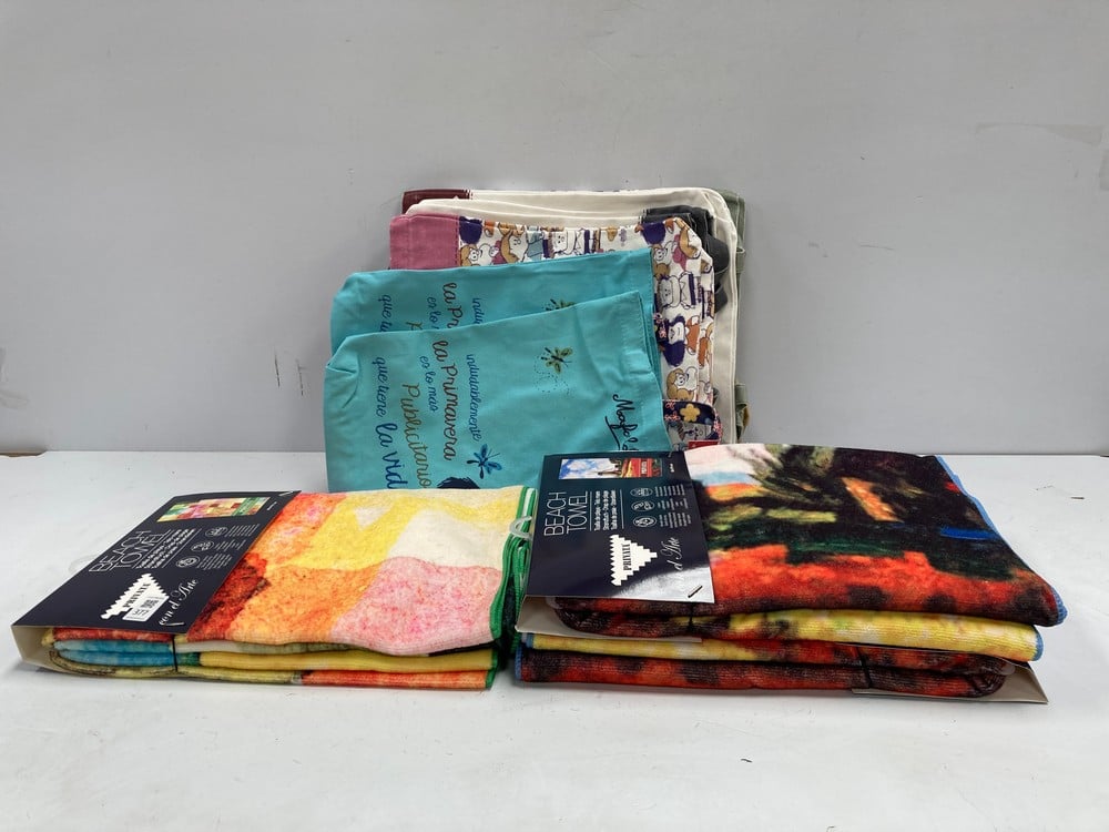 4 X BEACH ITEMS, INCLUDING A PERSONALISED TOWEL WI