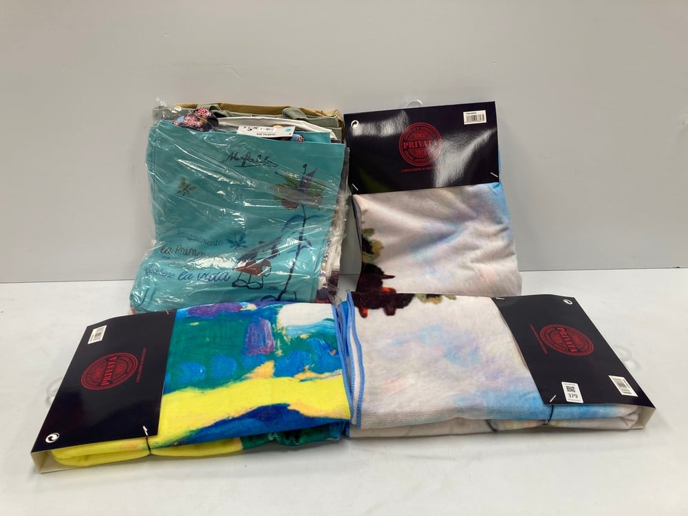 4 X BEACH ITEMS INCLUDING A PRIVATE TOWEL – LOCATI