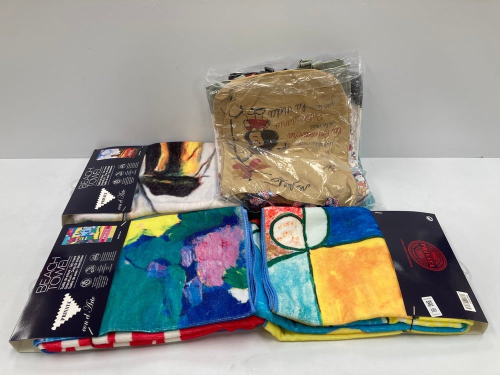 4 X BEACH ITEMS INCLUDING A PRIVATE TOWEL – LOCATI