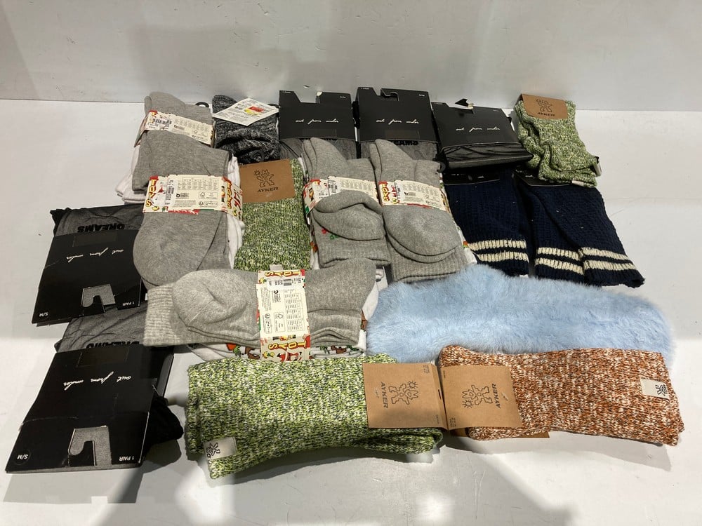 ASSORTMENT OF PREMIUM SOCKS IN VARIOUS SIZES AND S