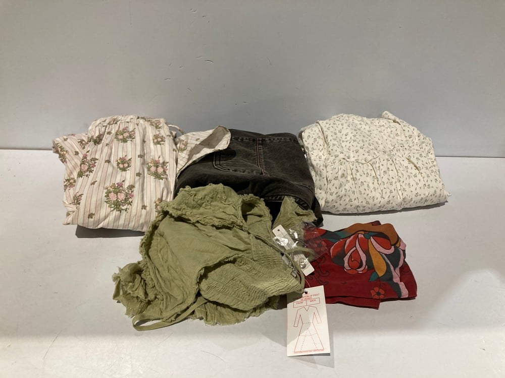 5 X PREMIUM DESIGNER CLOTHING IN VARIOUS STYLES AN