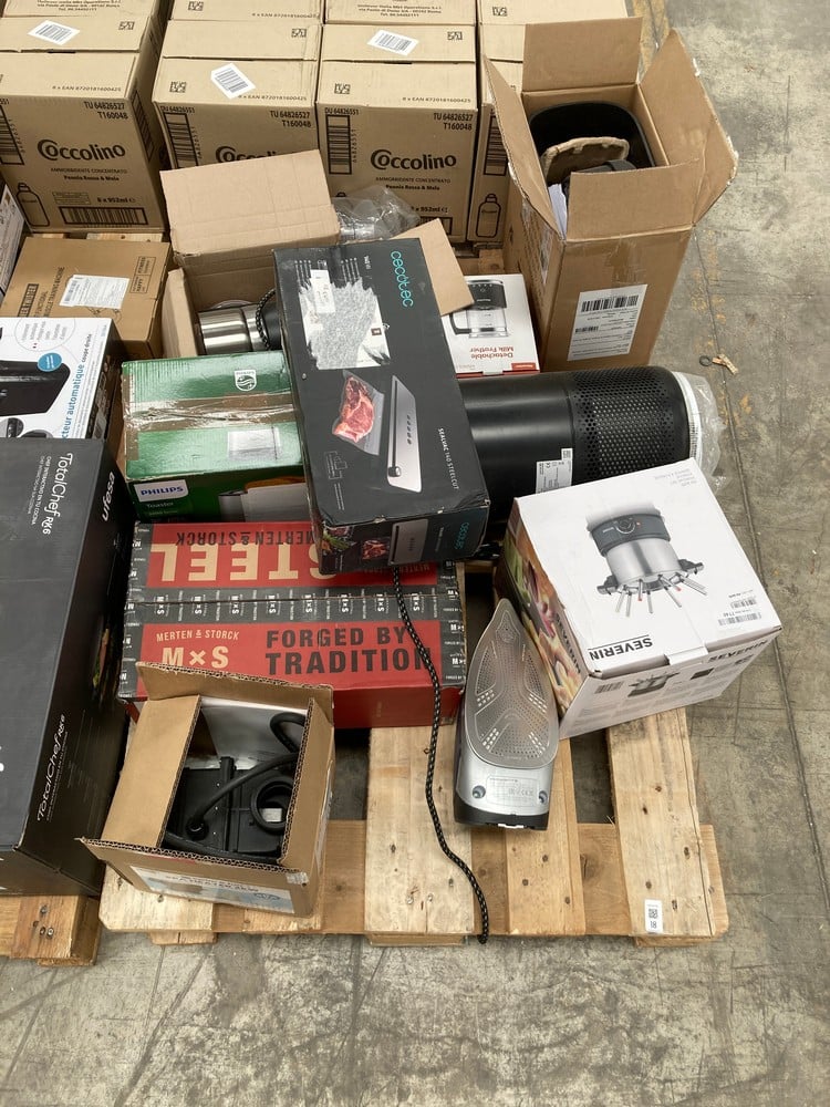 PALLET OF MISCELLANEOUS ITEMS INCLUDING A PHILIPS 