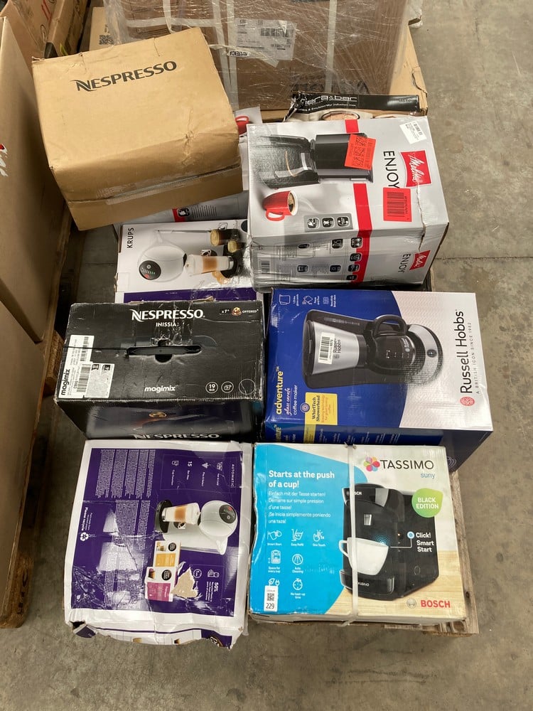 MIXED ASSORTMENT OF ITEMS INCLUDING A RUSSELL HOBB