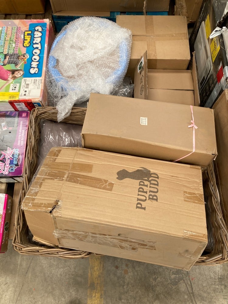 ASSORTED ITEMS PACKAGE INCLUDING A RECTANGULAR WIC