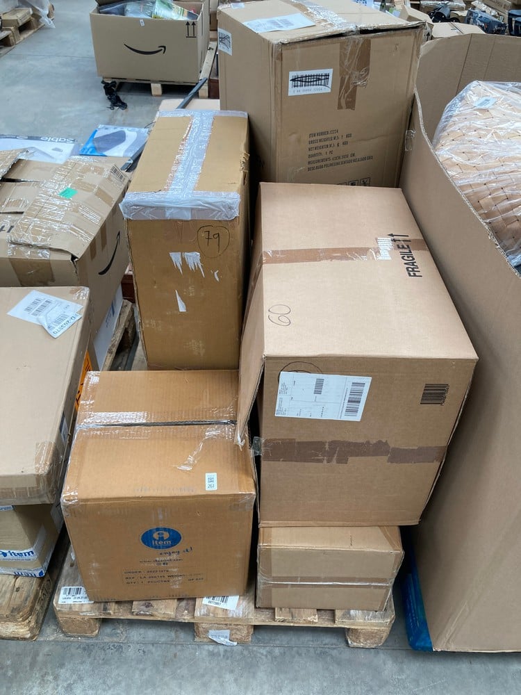 PALLET OF MISCELLANEOUS ITEMS, INCLUDING A SET OF 