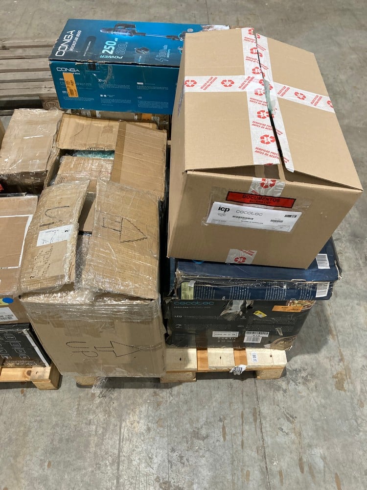 PALLET OF MISCELLANEOUS ITEMS, INCLUDING A CECOTEC
