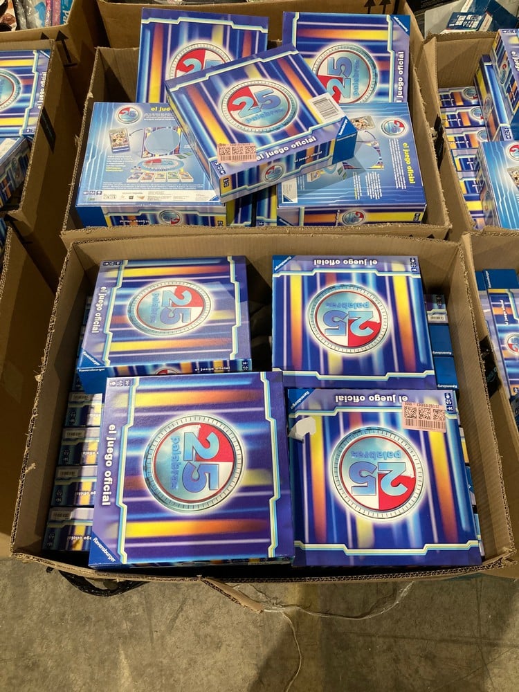 PALLET CONTAINING A NUMBER OF RAVENSBURGER - 25 WO