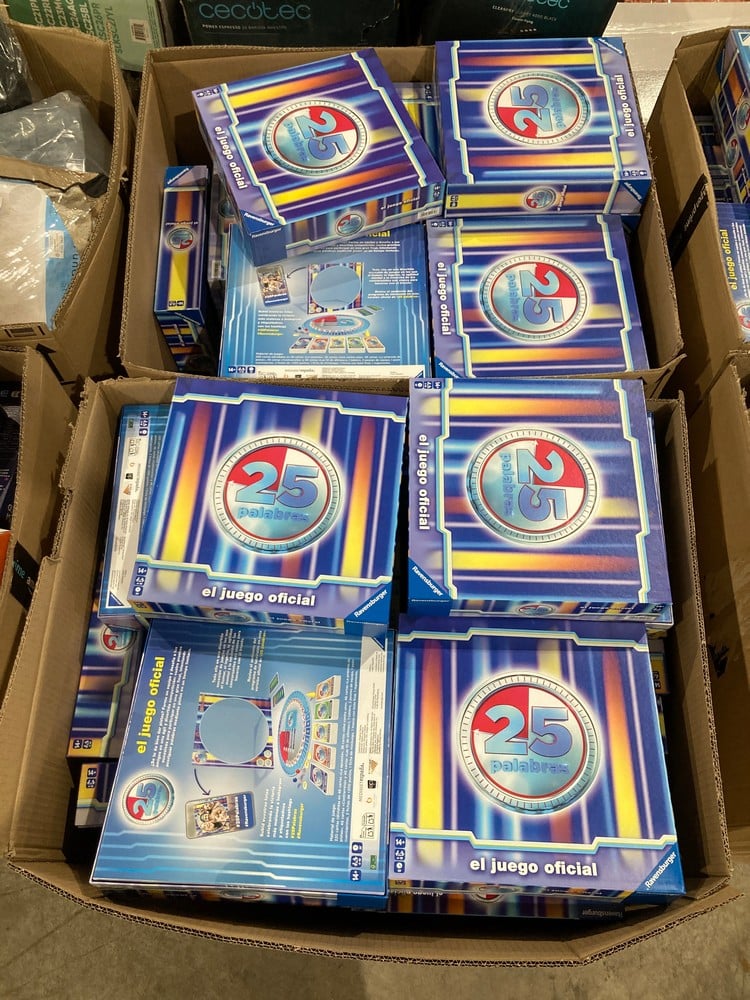 PALLET CONTAINING A NUMBER OF RAVENSBURGER PRODUCT