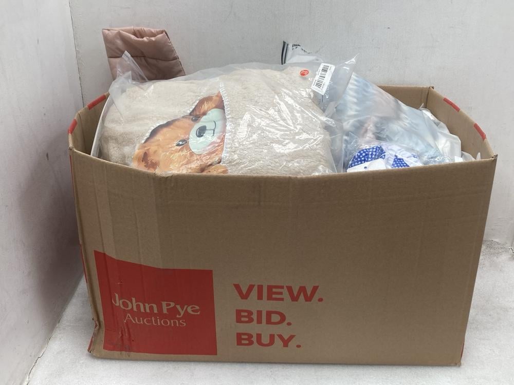 BOX OF ASSORTED CLOTHES TO INCLUDE WOMEN'S SWIMWAR