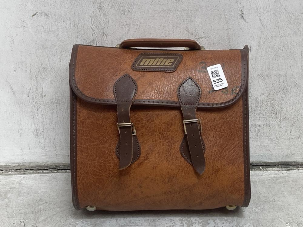 MITRE VINTAGE TAN LEATHER BAG TO INCLUDE 4 X BOWLS