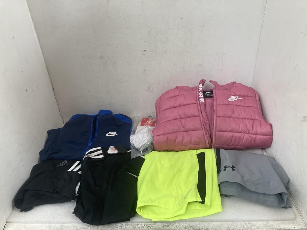 7 X ASSORTED CLOTHES TO INCLUDE NEW BALANCE KIDS 3