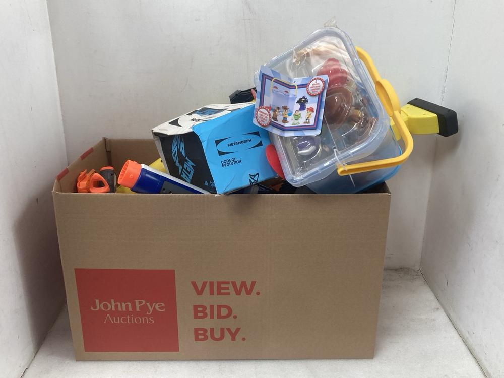 BOX OF ASSORTED TOYS TO INCLUDE NERF N-STRIKE ELIT