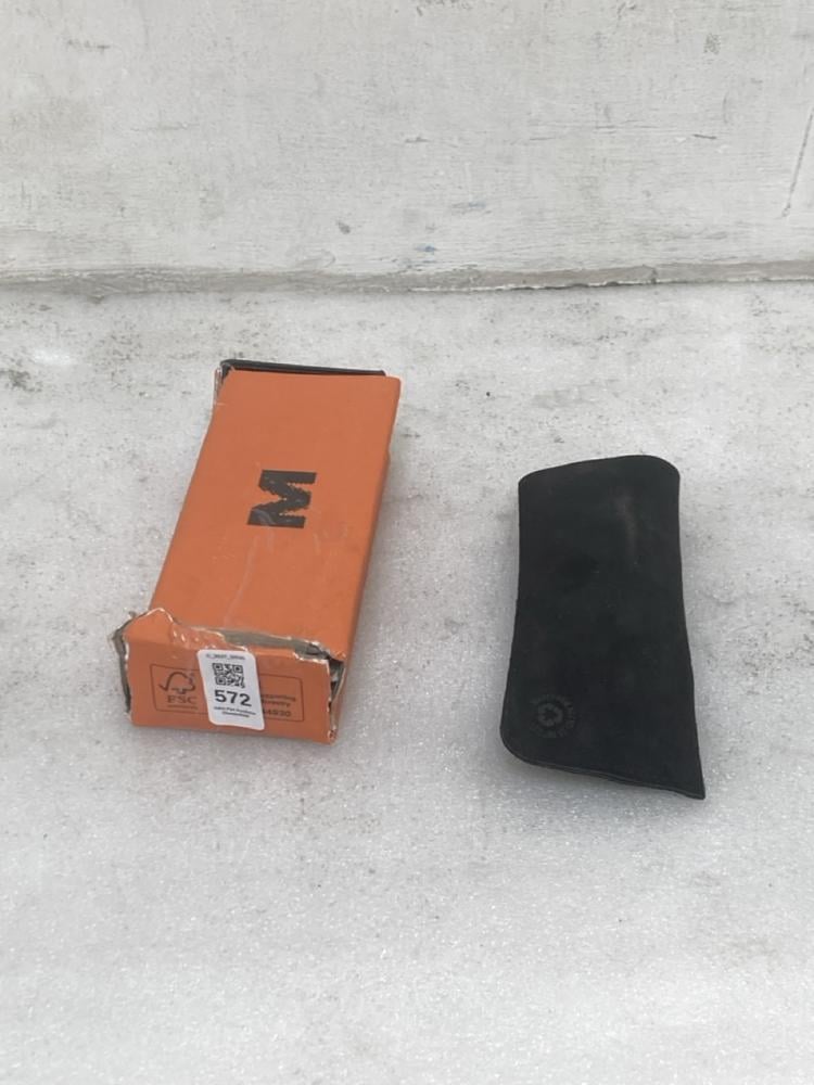 2 X ASSORTED SUN GLASSES TO INCLUDE MELLER BLACK S