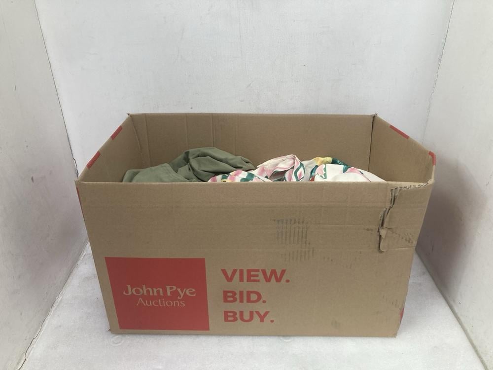 BOX OF ASSORTED CLOTHES TO INCLUDE DRESS IN WHITE/