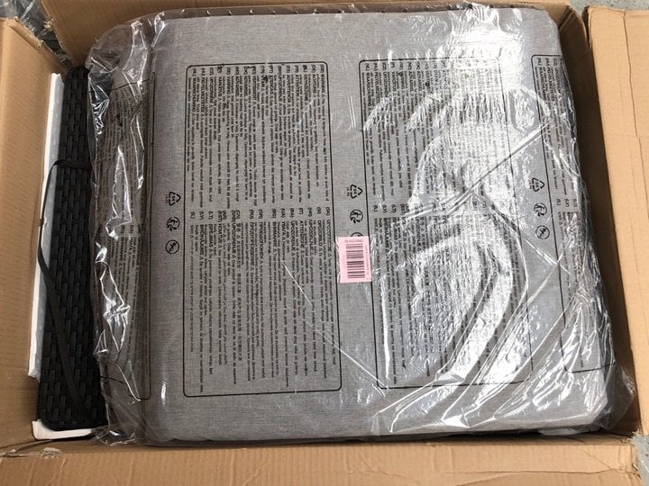 John Pye Auctions KETER SUN LOUNGER IN LIGHT GREY LOCATION AR4