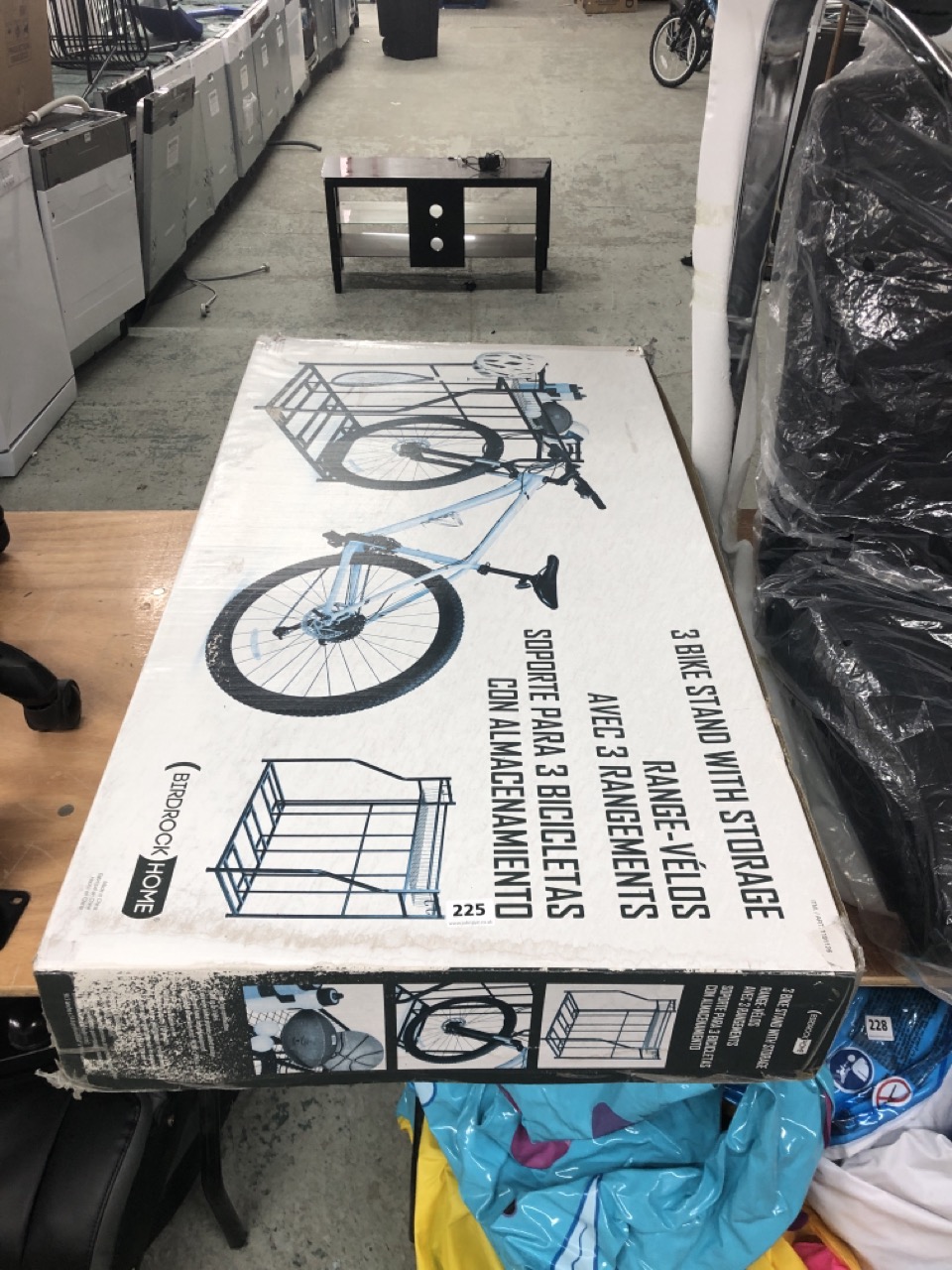 John Pye Auctions BIRDROCK HOME 3 BIKE STAND WITH STORAGE (COLLECTION