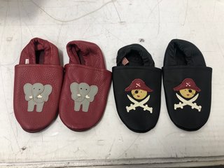 BOX OF ASSORTED KIDS 4-5 YEARS BLACK FAUX LEATHER PIRATE SLIP-ON SHOES: LOCATION - J9