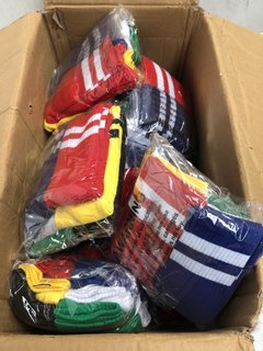 BOX OF GEEBUZ 6 PAIR PACKS OF BANDED STRIPE SOCKS IN MULTI COLOURS: LOCATION - J10