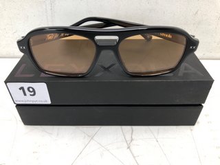 LEXXOLA DAMIEN SUNGLASSES - RRP £190.00: LOCATION - J1