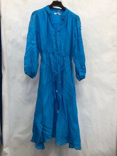 FOREVER NEW GWEN BUTTON UP MIDI DRESS IN BLUE - SIZE 14 - RRP £100: LOCATION - J18