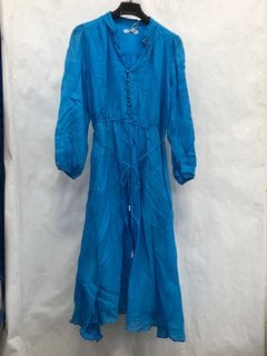 FOREVER NEW GWEN BUTTON UP MIDI DRESS IN BLUE - SIZE 10 - RRP £100: LOCATION - J18