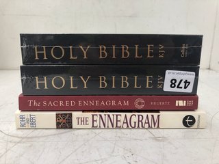 QTY OF ASSORTED BOOKS TO INCLUDE THE HOLY BIBLE KING JAMES EDITION: LOCATION - I16