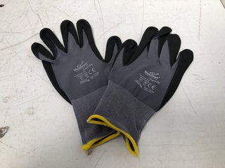 QTY OF VAULTEX GLOVES: LOCATION - I15