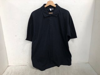 QTY OF ULTIMATE CLOTHING COLLECTION EVERYDAY POLO IN NAVY - SIZE EXTRA LARGE: LOCATION - I12