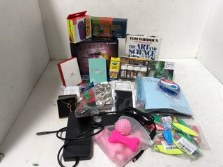 BOX OF ASSORTED ITEMS - TO INCLUDE NINTENDO SWITCH JOY-CON PAIR OF CONTROLLERS IN NEON PURPLE AND NEON ORANGE: LOCATION - J3