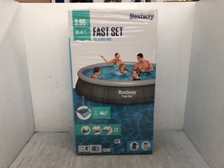 BESTWAY FAST SET FILL AND RISE POOL 3.96M: LOCATION - I8