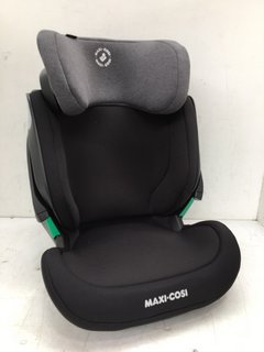 MAXI COSI KORE I-SIZE CHILD CAR SEAT IN BLACK: LOCATION - I1