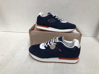 LEVIS SNEAKERS IN NAVY BLUE - UK 8: LOCATION - H16