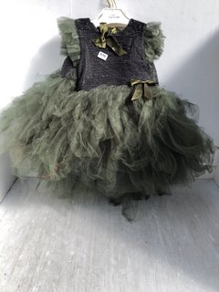 5 X CHILDRENS NETTED OCCASION DRESSES IN KHAKI - VARIOUS SIZES: LOCATION - H12