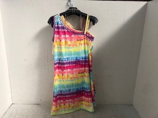 6 X CHILDRENS TIE DYE MIDI DRESSES WITH MATCHING CHAIN HANDBAG IN MULTI - VARIOUS SIZES: LOCATION - H12