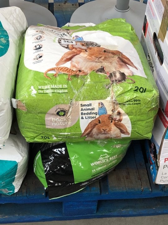John Pye Auctions 2 X ASSORTED BAGS OF CAT LITTER TO INCLUDE BACK 2