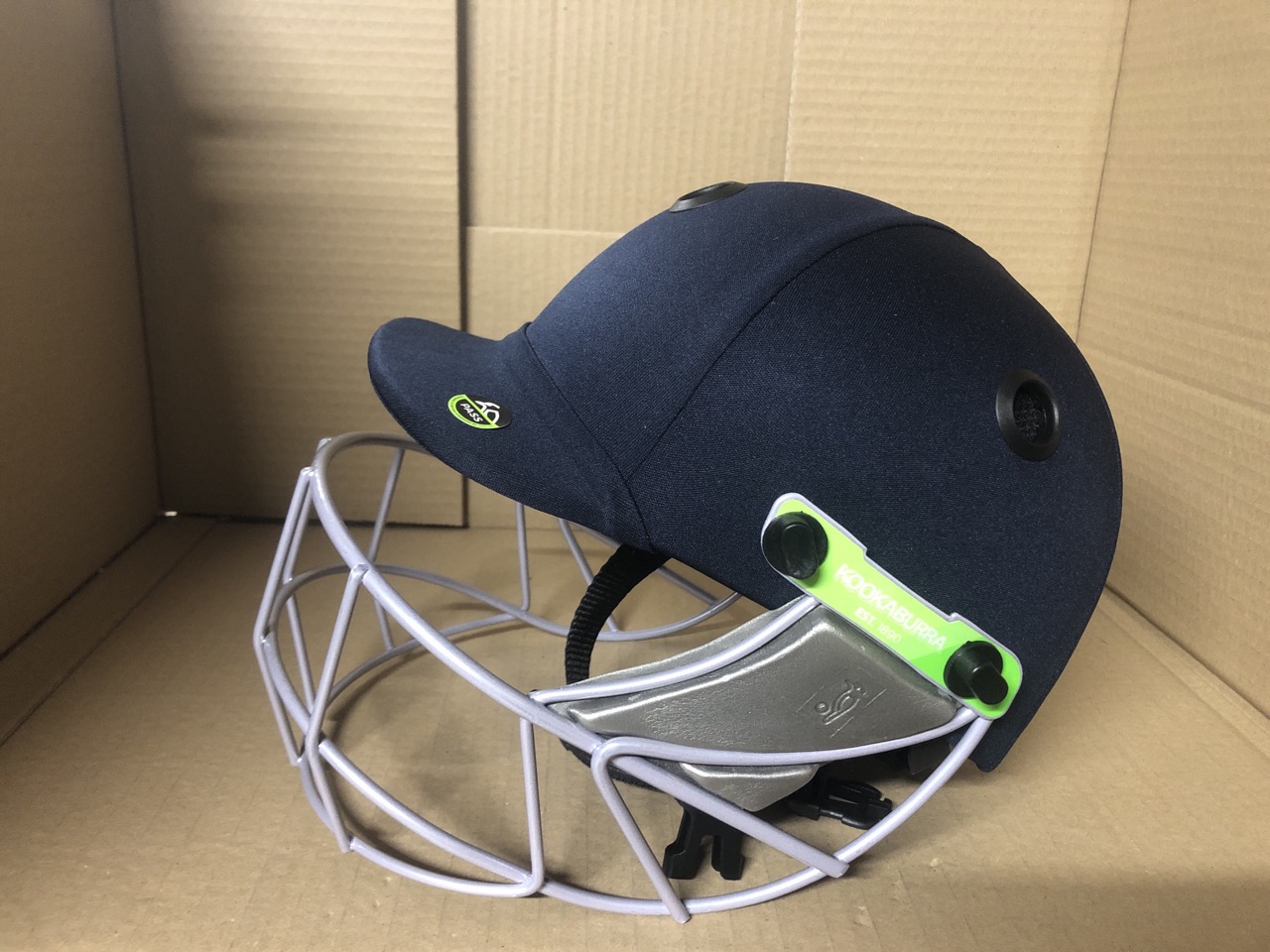 Kookaburra Pro 600 クリケットヘルメット Kookaburra Pro 600 Helmet