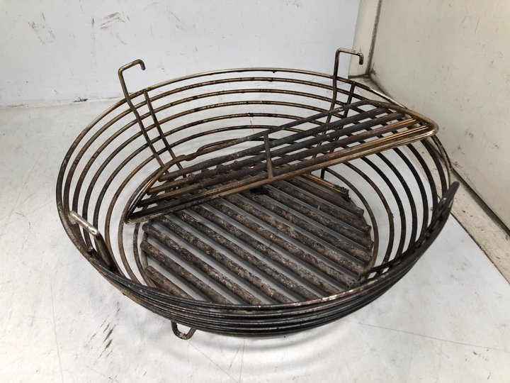 John Pye Auctions - WEBER SMOKEY JOE PREMIUM CHARCOAL GRILL BBQ IN ...