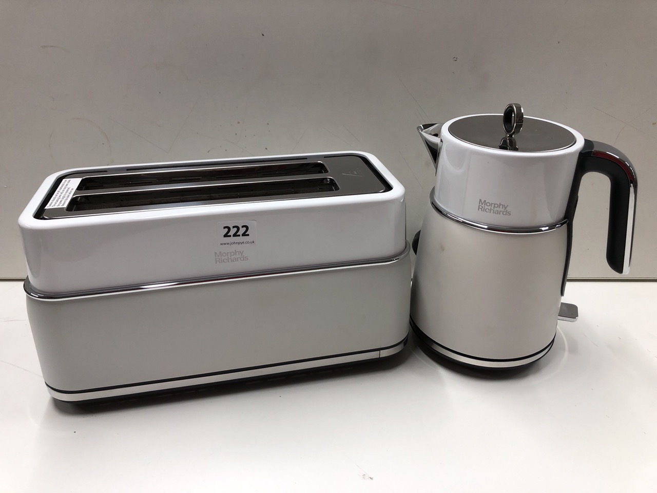 John Pye Auctions MORPHY RICHARDS KETTLE AND TOASTER BUNDLE