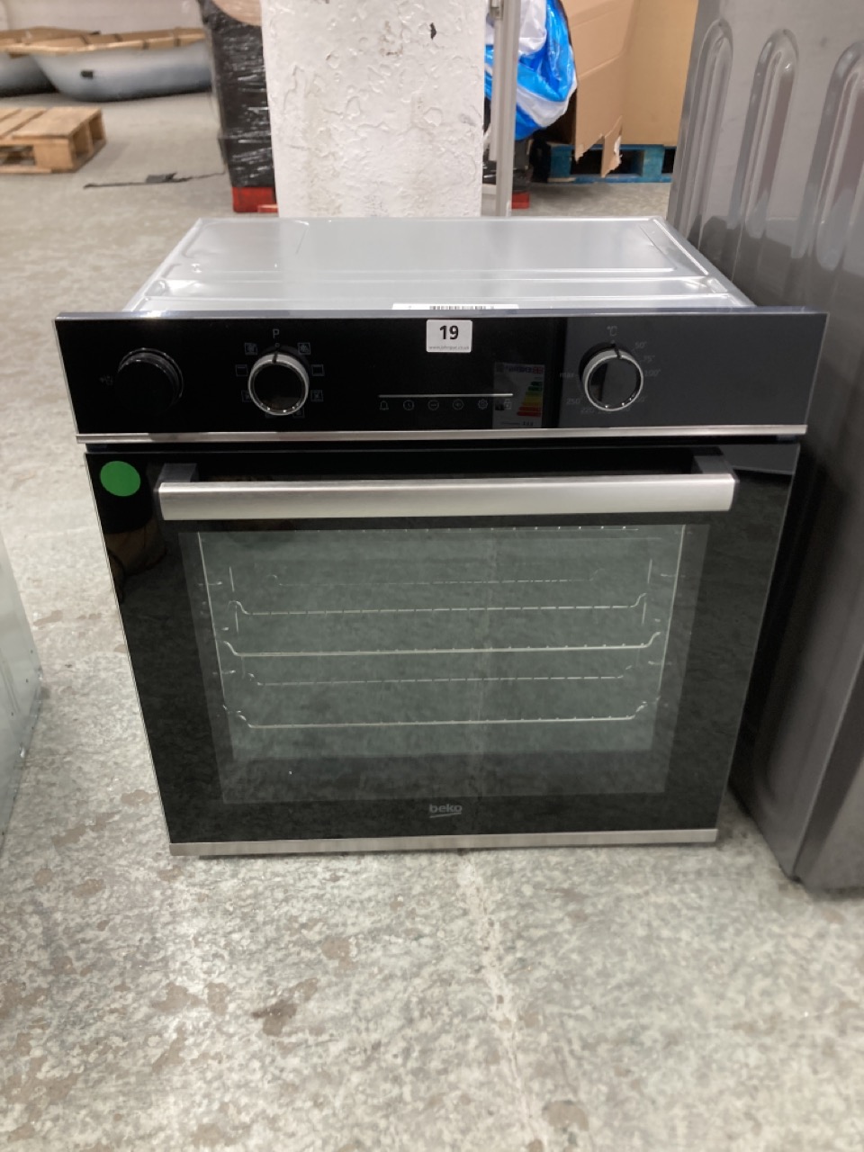 John Pye Auctions BEKO BUILT IN SINGLE OVEN MODEL BBIS25300XC (EX