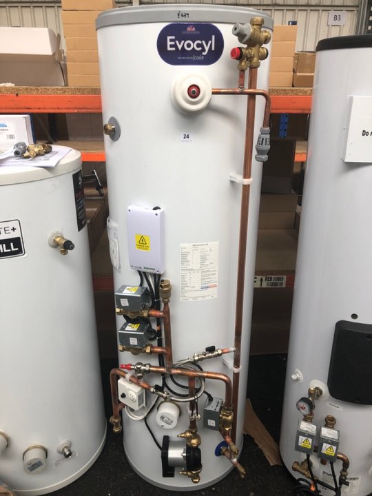 John Pye Auctions - EVOCYL PRE PLUMBED 250L EVO HO STD 2Z CYLINDER - RRP  £1639: LOCATION - B3