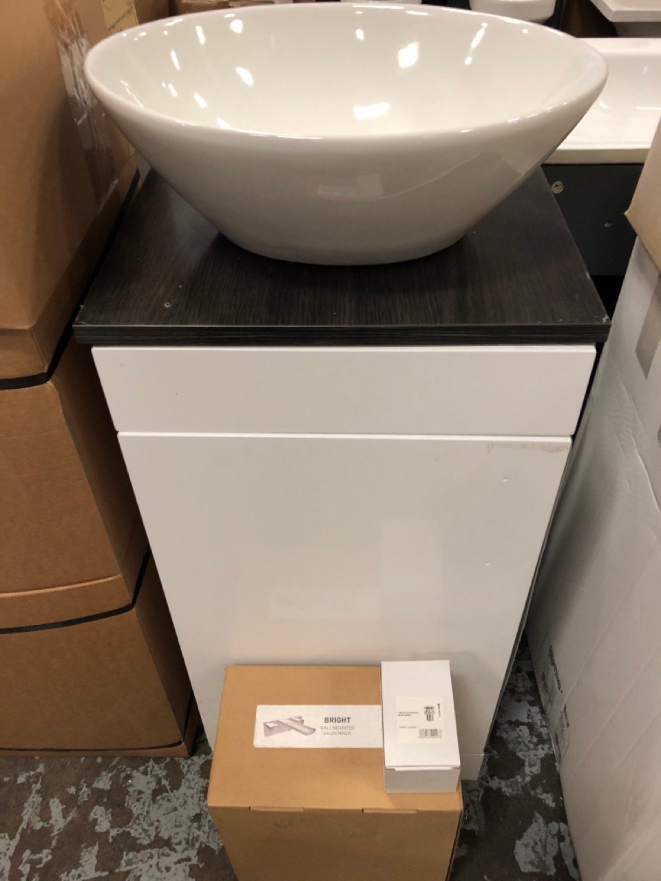 John Pye Auctions FLOOR STANDING 1 DOOR COUNTERTOP SINK UNIT IN WHITE